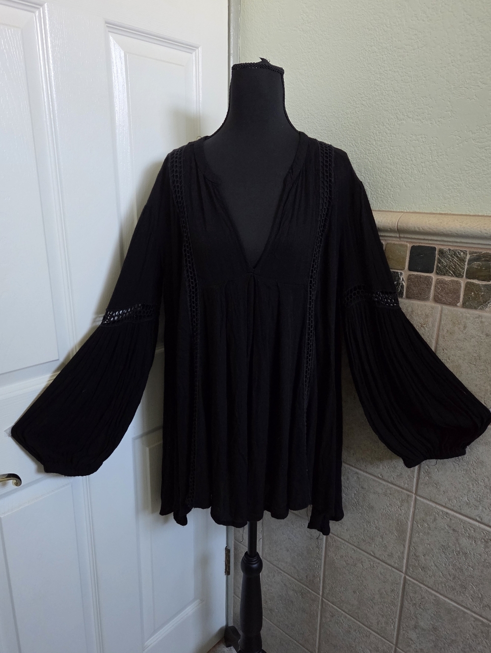 Free People Black Boho V-Neck Peasant Tunic Mini Dress Festival Goth Bohemian S - Picture 2 of 10